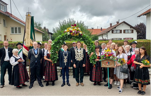 unsere Gruppe beim Schützenumzug in Obergünzburg am 28. August